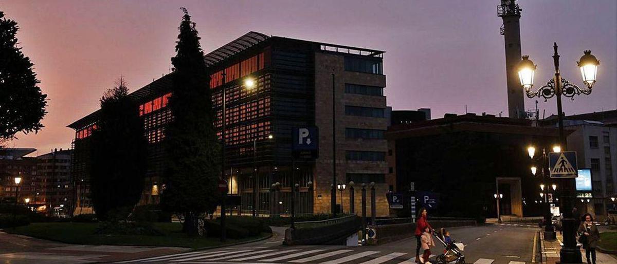 Edificio de consejerías del Principado en Llamaquique, en Oviedo.