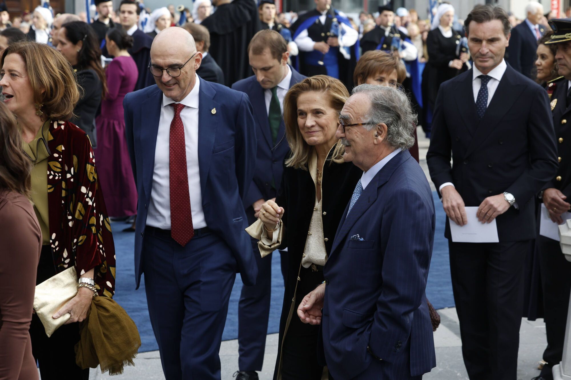  Así fue la llegada de los invitados a los premios "Princesa de Asturias" y su paso por la alfombra azul