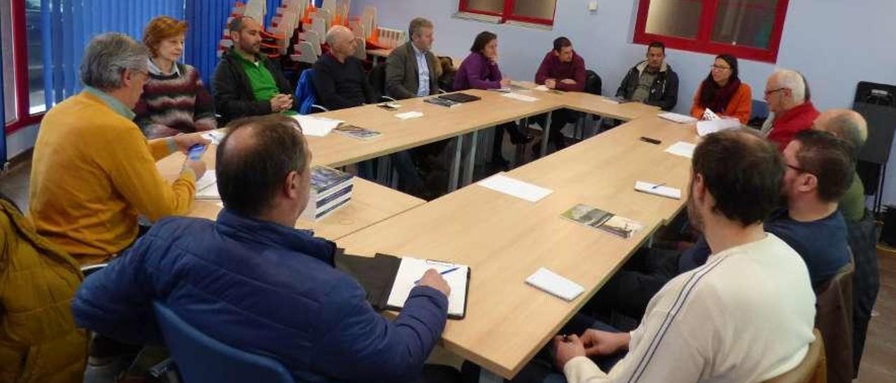 El grupo de trabajo, ayer, en las dependencias del Serida, en Villaviciosa.