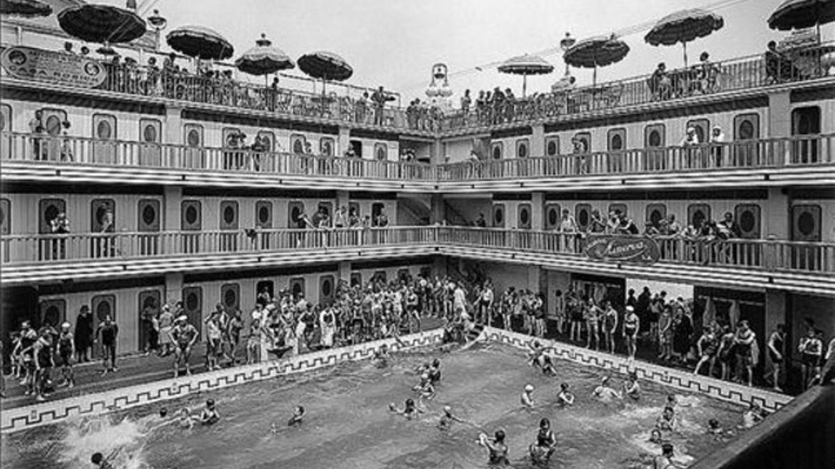 1928 3 Bañistas en la piscina del Balneario de San Sebastián, de autor desconocido.