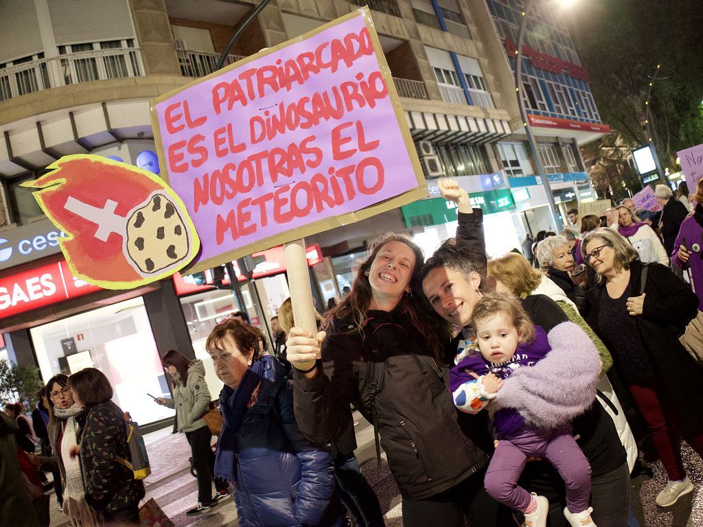 Todas las imágenes de la manifestación en Murcia del 8M