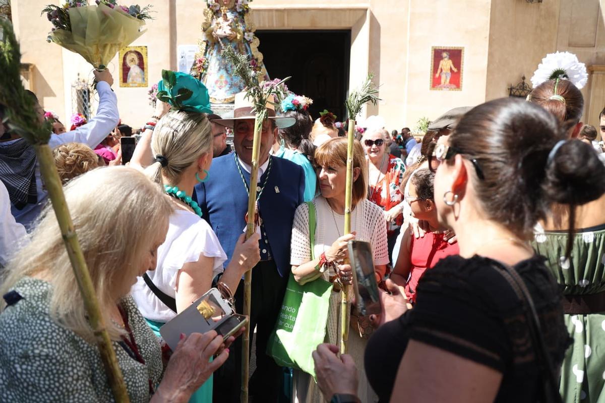 Elche demuestra su devoción rociera en su tradicional romería hacia el Pantano