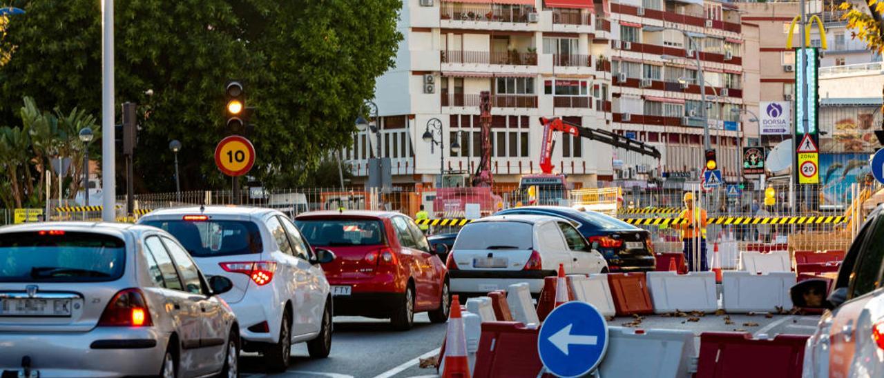 Obras en una calle de Benidorm.