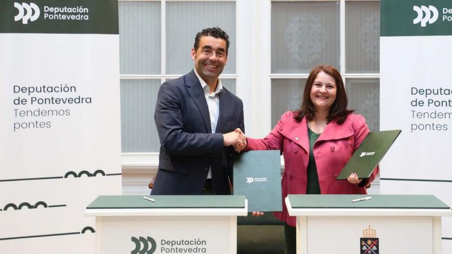 Luis López e Araceli Gestido, onte tras firmar o convenio. | FdV