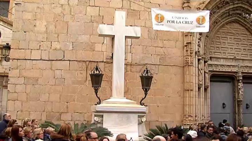 La cruz de Callosa se queda, de momento