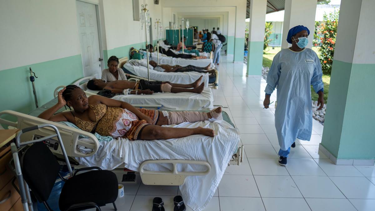 Personas heridas en un hospital de Haití.