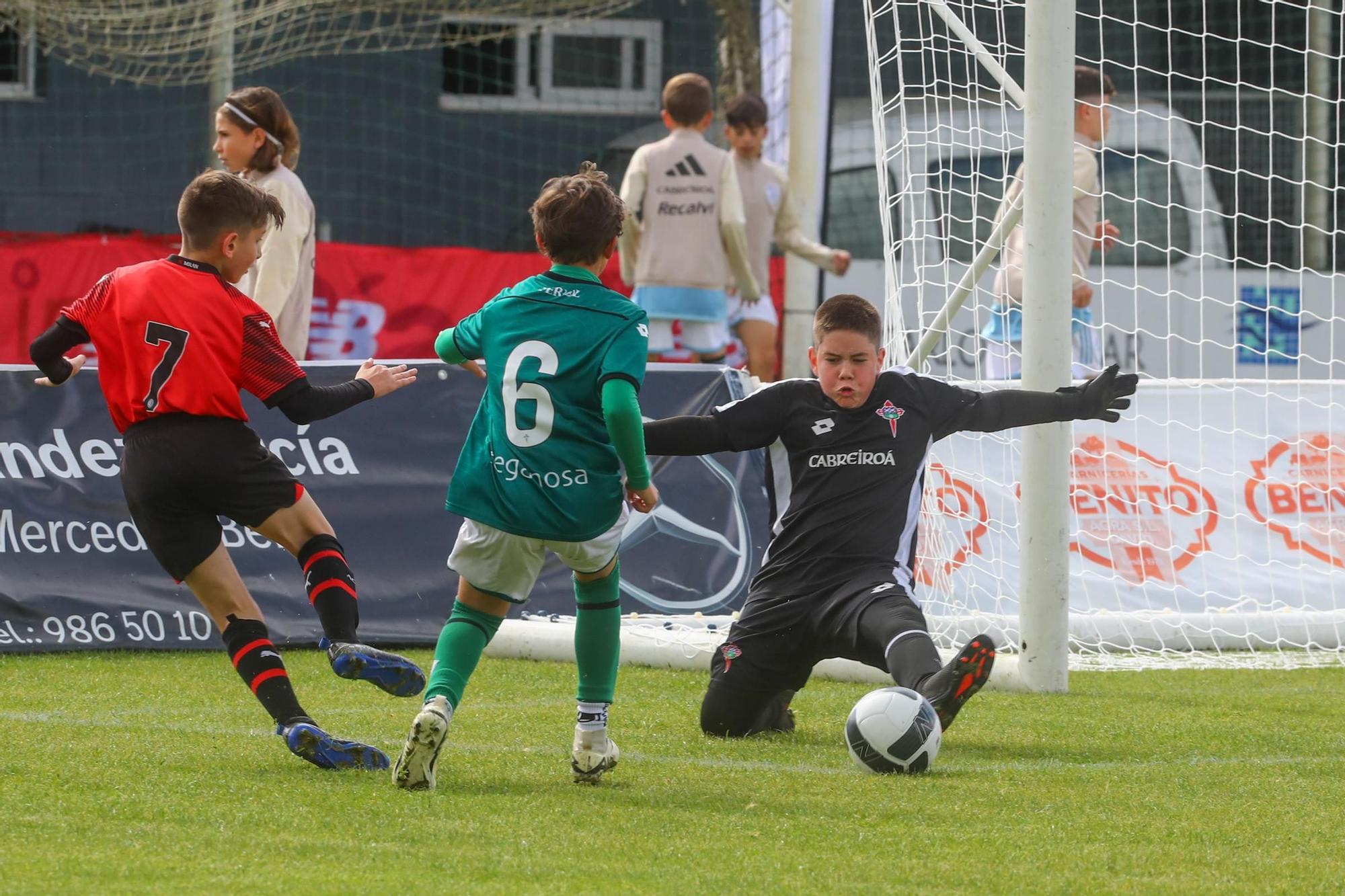 El fútbol del futuro disfruta de su gran presente en el Arousa Fútbol 7 de Ribadumia