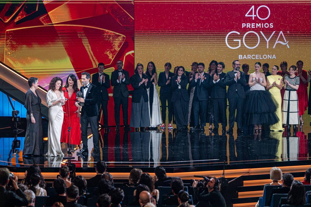 La película ganadora de los Premios Goya ´Los domingos´.