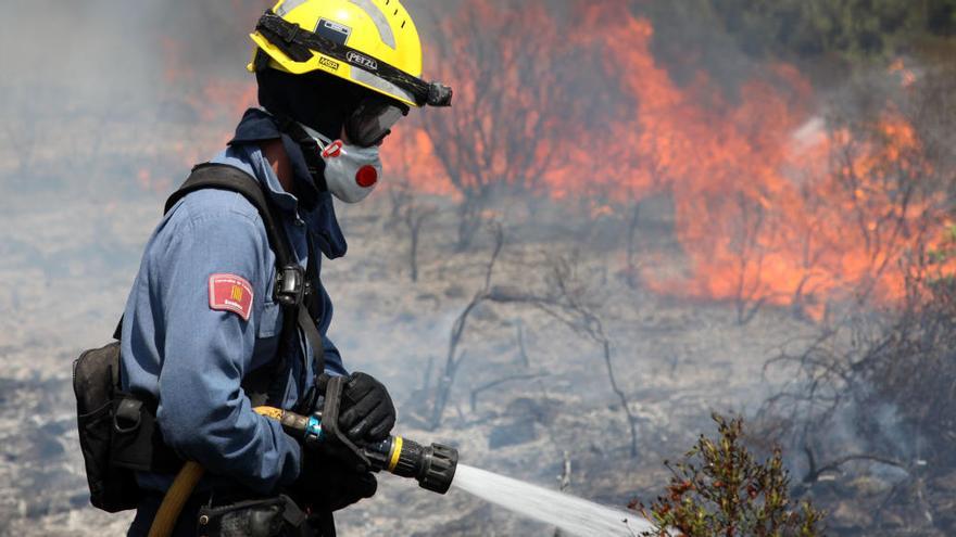 Alerta dels sindicats de Bombers: &quot;No estem preparats per afrontar un gran incendi forestal&quot;