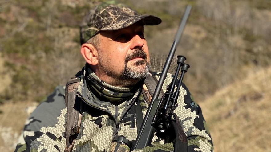 Joaquín Zarzoso: "Nos pinchan las ruedas del coche y nos roban los perros, pero los cazadores somos claves para controlar el jabalí"