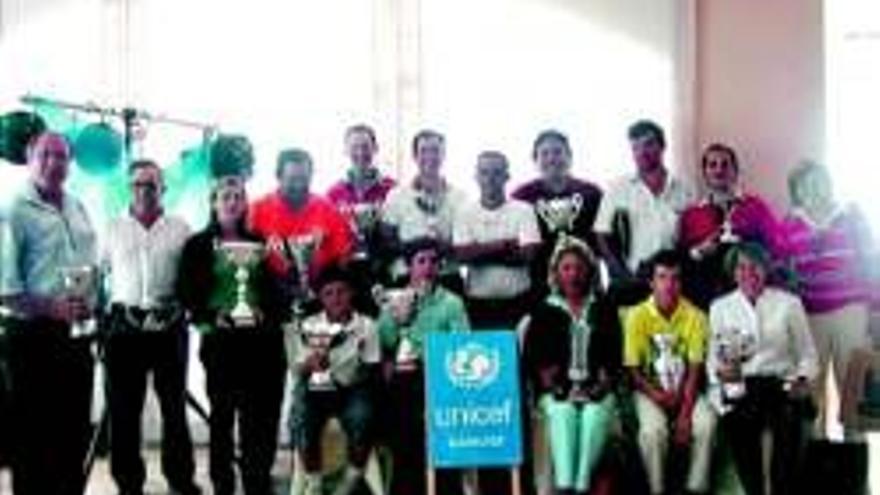 Los ganadores del trofeo Unicef de golf disputado en Badajoz