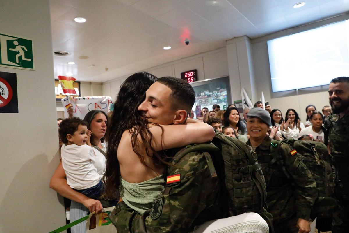 Llegada de los soldados del "Toledo" el pasado mes de junio.