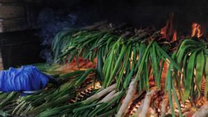 Preparación de la calçotada en el Pasa Tapas