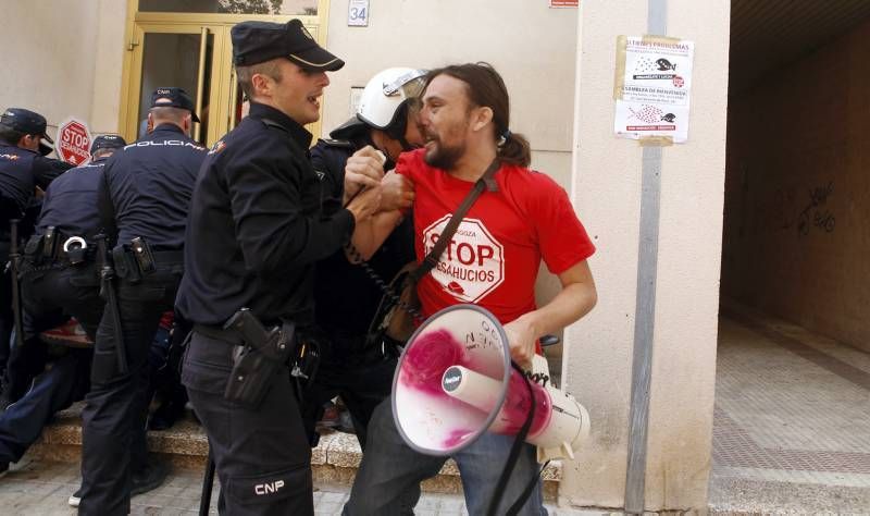 Fotogalería: El primer lanzamiento que Stop Desahucios no logra parar