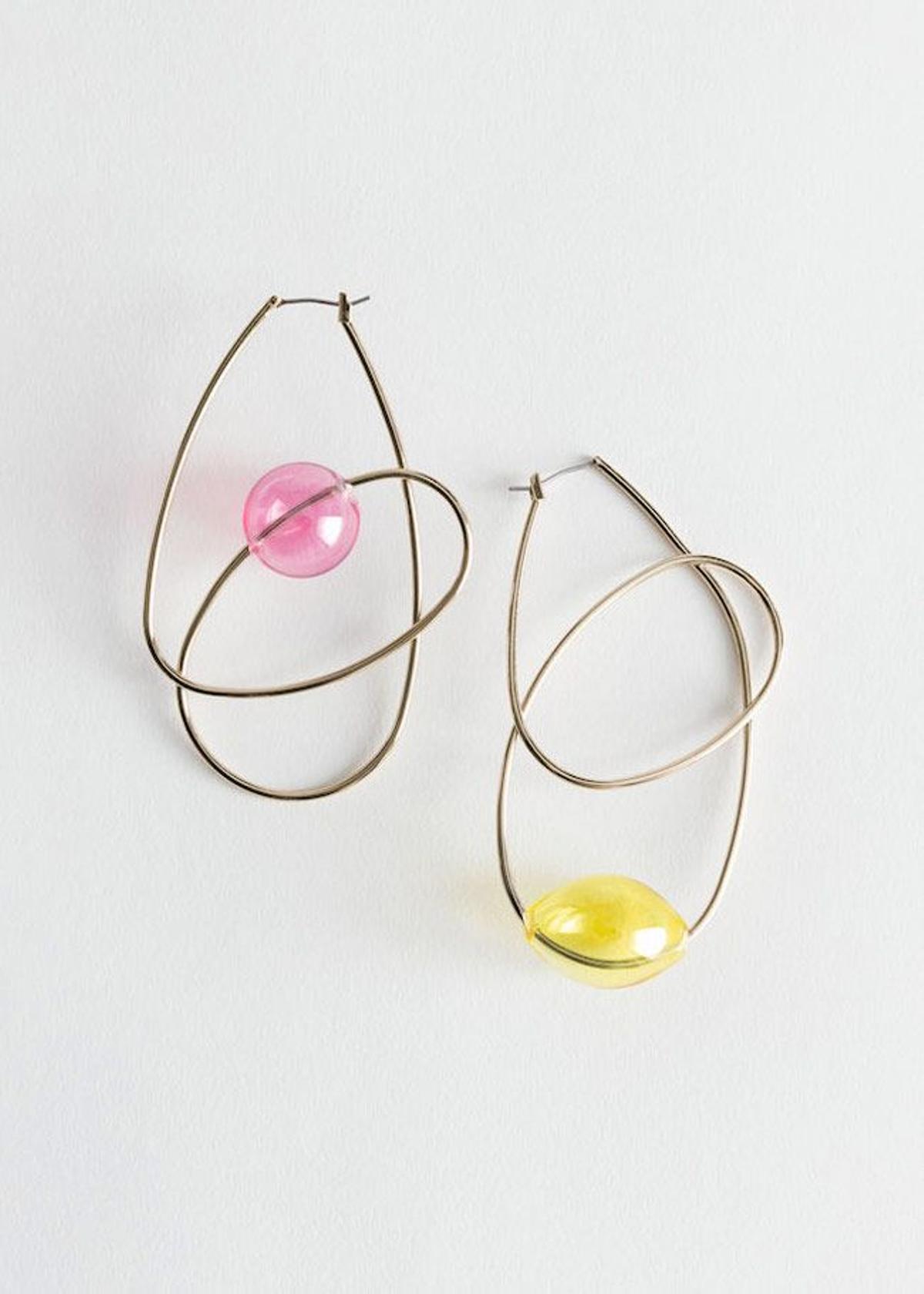 Pendientes con detalle de color, de &OtherStories