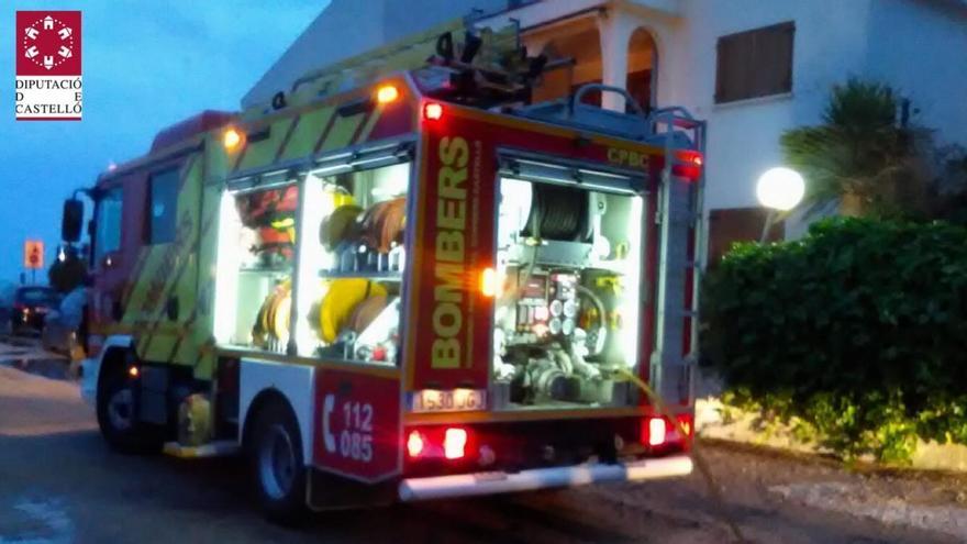 AMPLIACIÓN | Un incendio afecta a la cocina de una vivienda en la Vall d&#039;Uixó