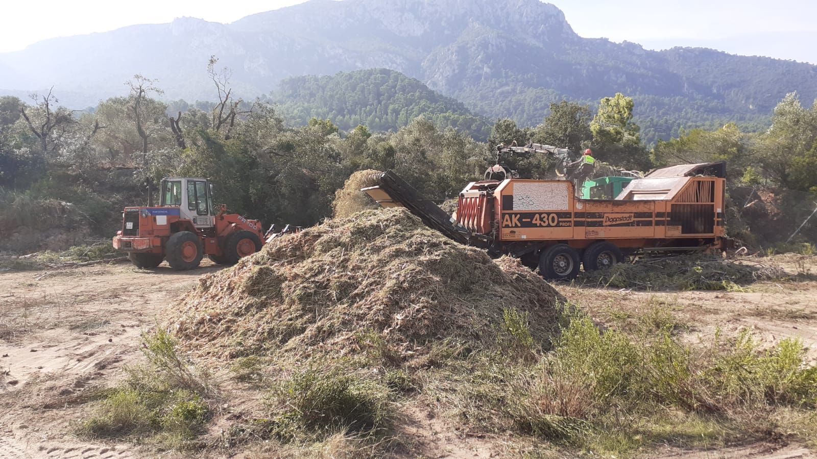 Francina Armengol visita la ‘zona cero’ de la catástrofe ambiental en Banyalbufar