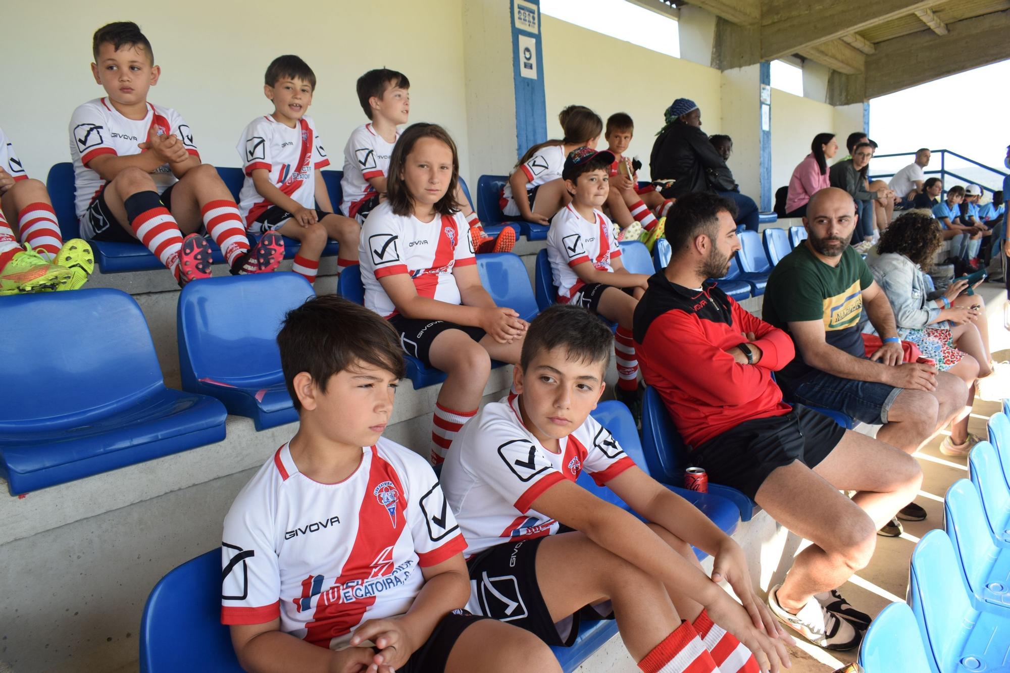 Un momento del torneo de fútbol base celebrado en Valga, que reunió a 1.200 espectadores.