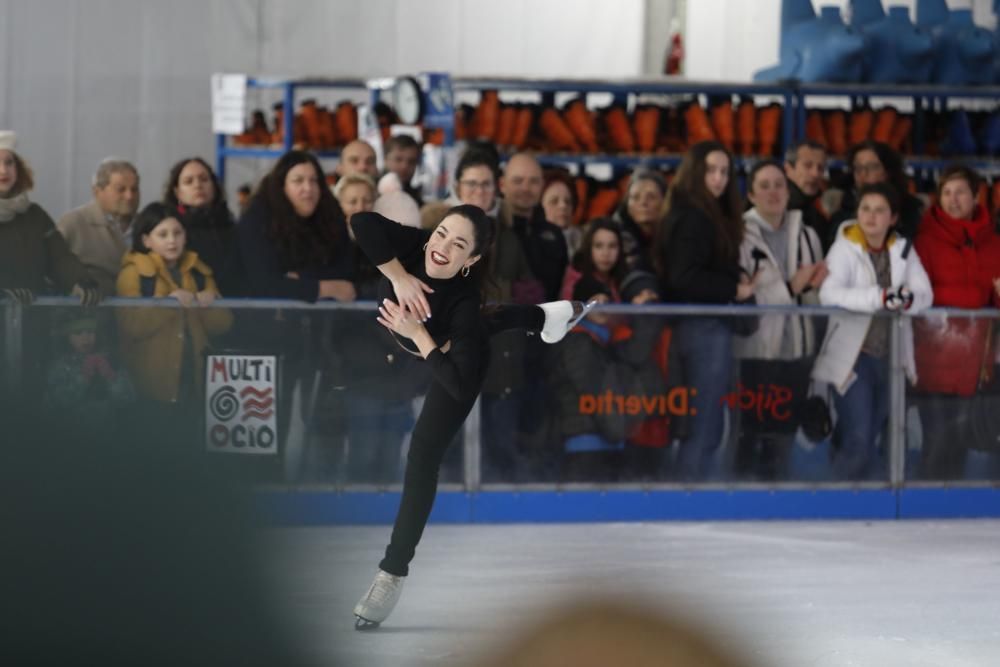 Exhibición de patinaje sobre hielo en Gijón