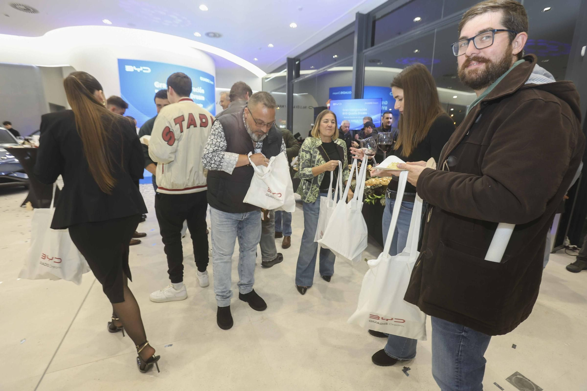 QUADIS Dream inaugura el primer centro BYD en Alicante.