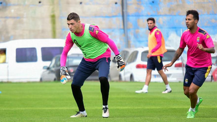 Raúl Lizoain, ayer, durante el entrenamiento en Barranco Seco.