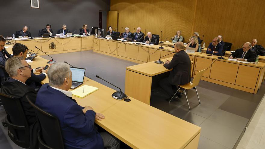 Cardona mantiene que hubo un incumplimiento de los contratos con Emalsa