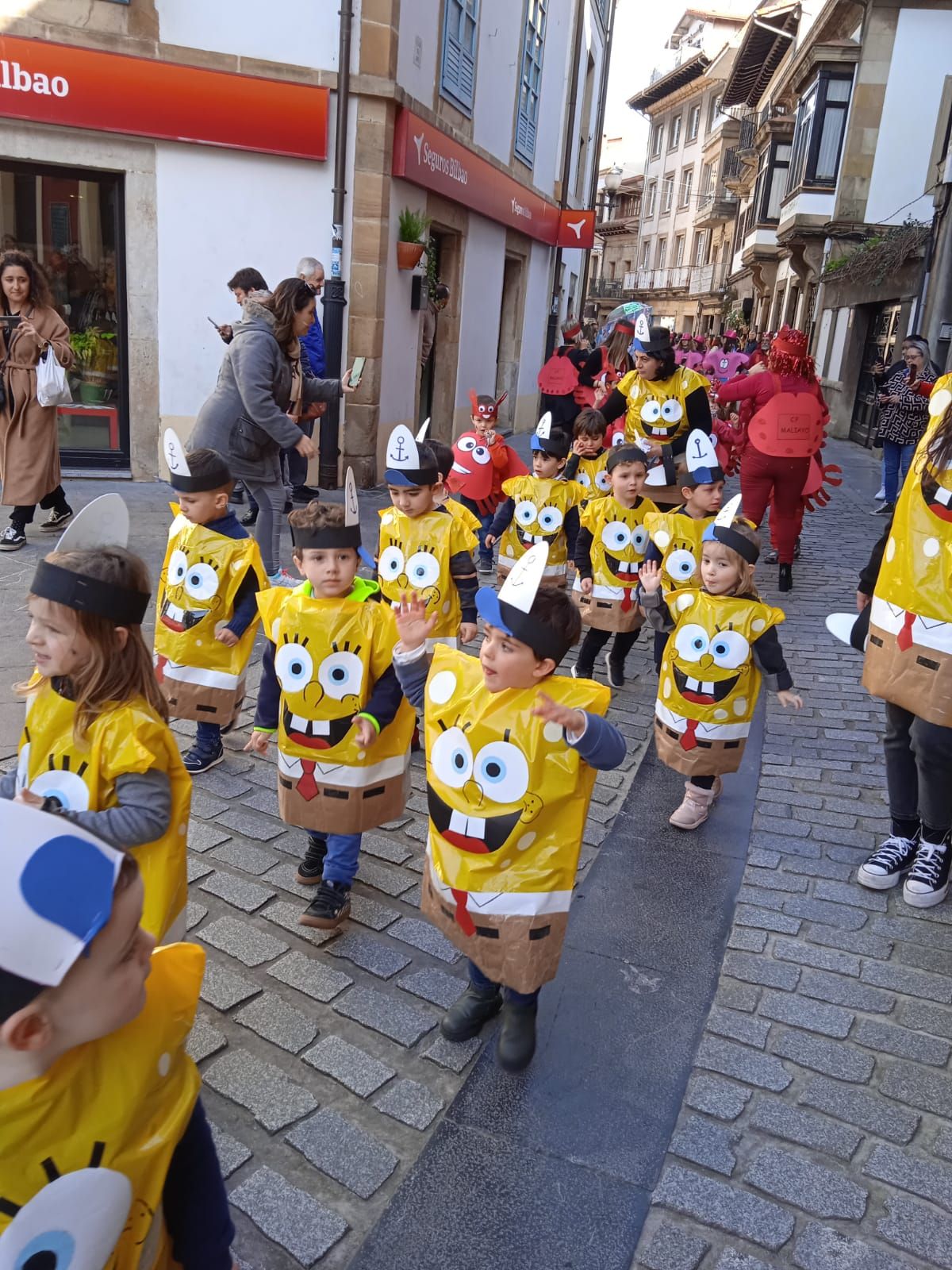 El fondo marino, protagonista del carnaval del colegio Maliayo