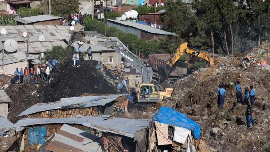 Al menos 46 muertos en un deslizamiento de tierras en un vertedero de la capital etíope
