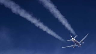 La AEMET emite por primera vez un mensaje sobre "los aviones que fumigan para que no llueva"