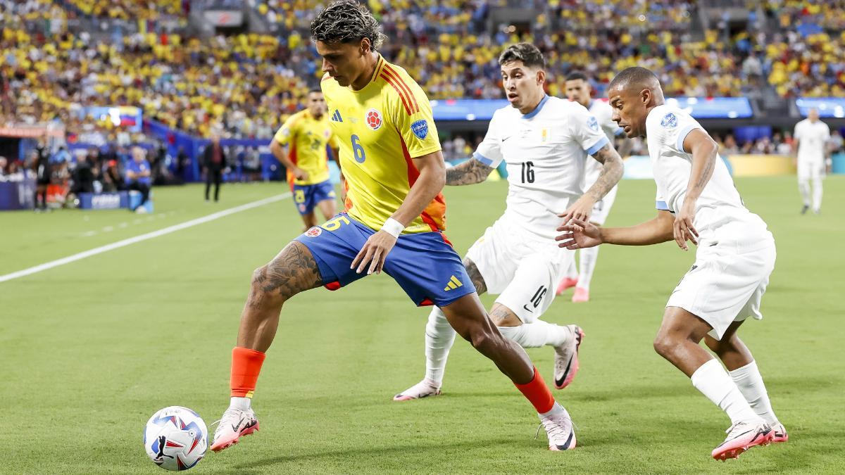 Richard Ríos (izquierda) fue una de las figuras de la Copa América