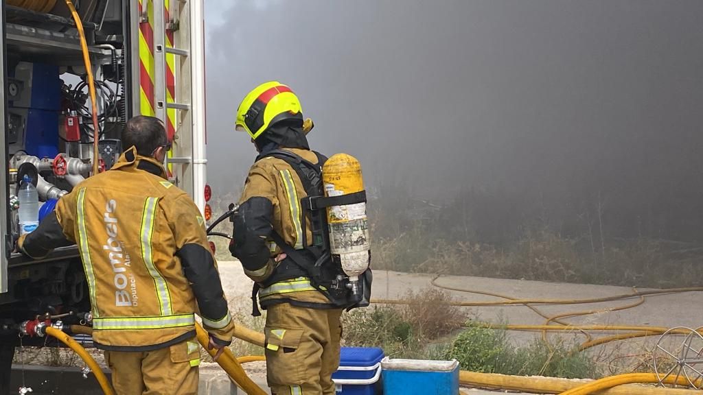 Incendio en el barrio del Pla en Elche