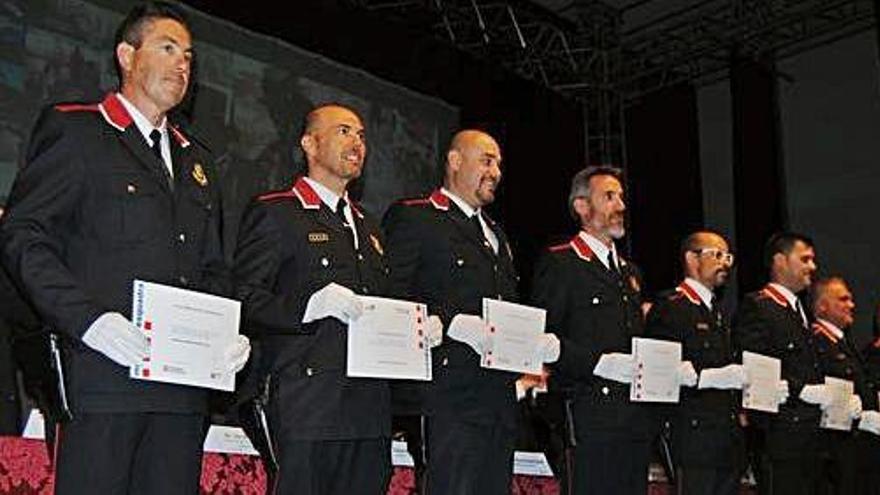 Els Mossos d&#039;Esquadra celebren a Solsona la seva festa carregant piles