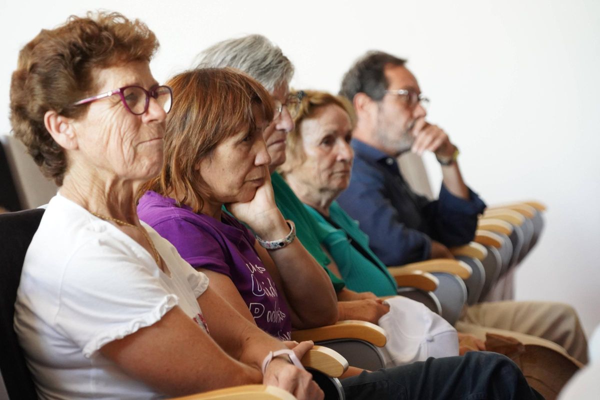 Algunos de los asistentes a la presentación del seminario de presentación del proyecto "Star Forest" en San Vitero.