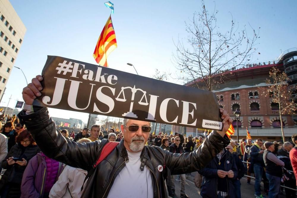 L'independentisme es manifesta a Barcelona en contra del judici del procés