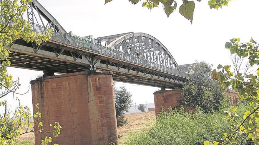 Licitan las obras del puente de hierro de Villa del Río