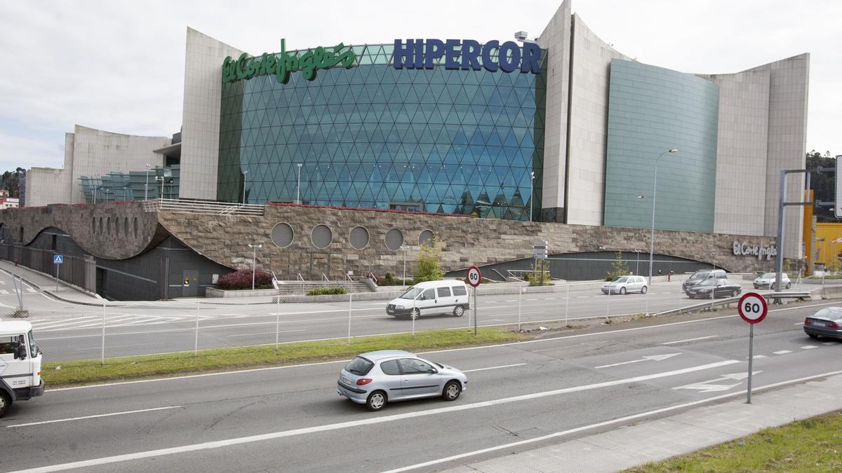 Vista del edificio del Corte Inglés de Marineda City.