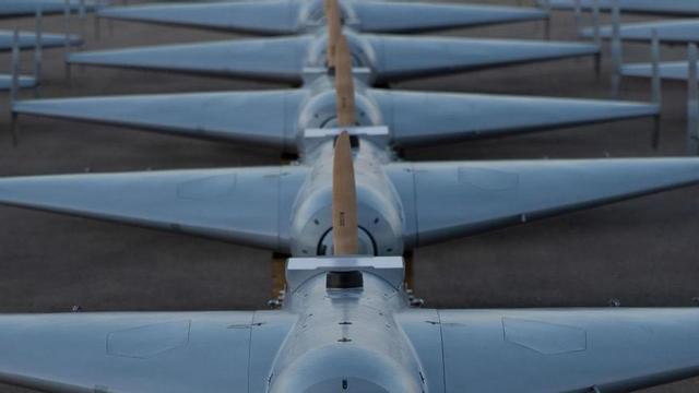 Arxiu – Drons estacionats a la pista d’una base a la zona d’operacions del Comandament Central dels EUA (arxiu)