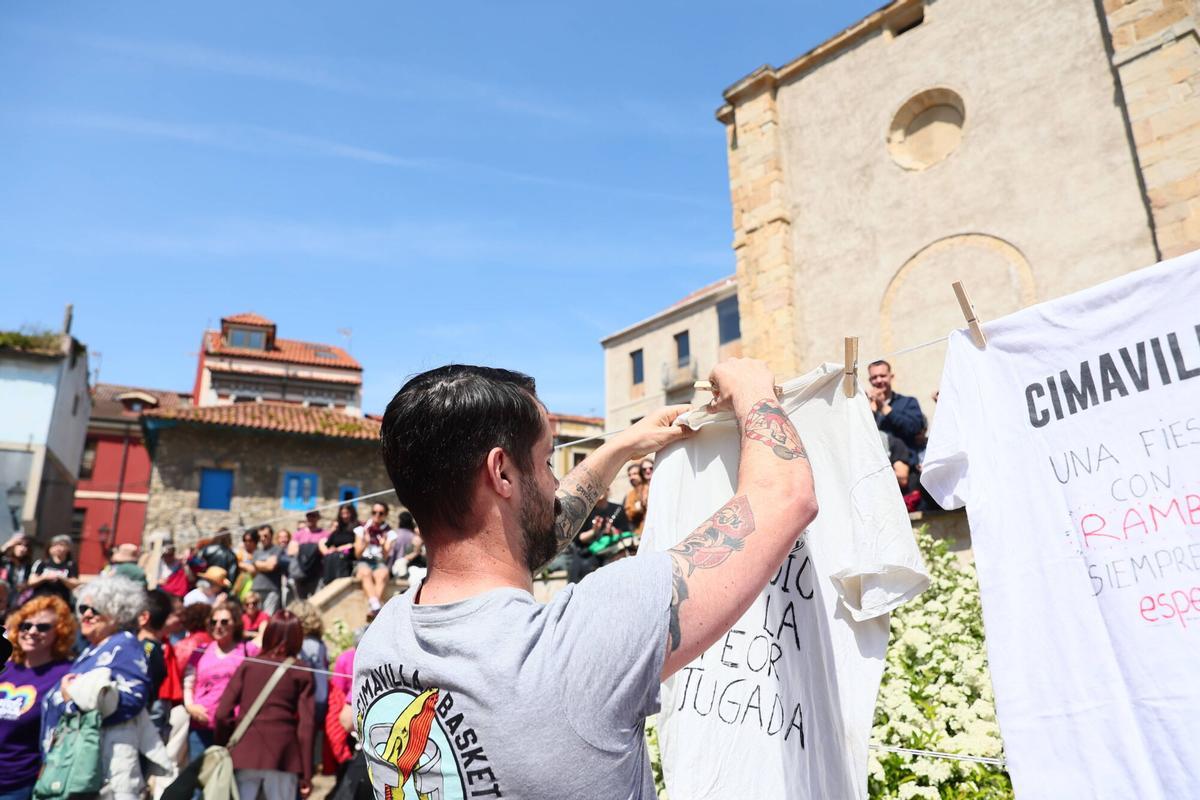 GIJÓN. Plaza del Lavaderu. Acto de homenaje a Rambal por el 50 aniversario de su asesinato GIJÓN. Plaza del Lavaderu. Acto de homenaje a Rambal por el 50 aniversario de su asesinato