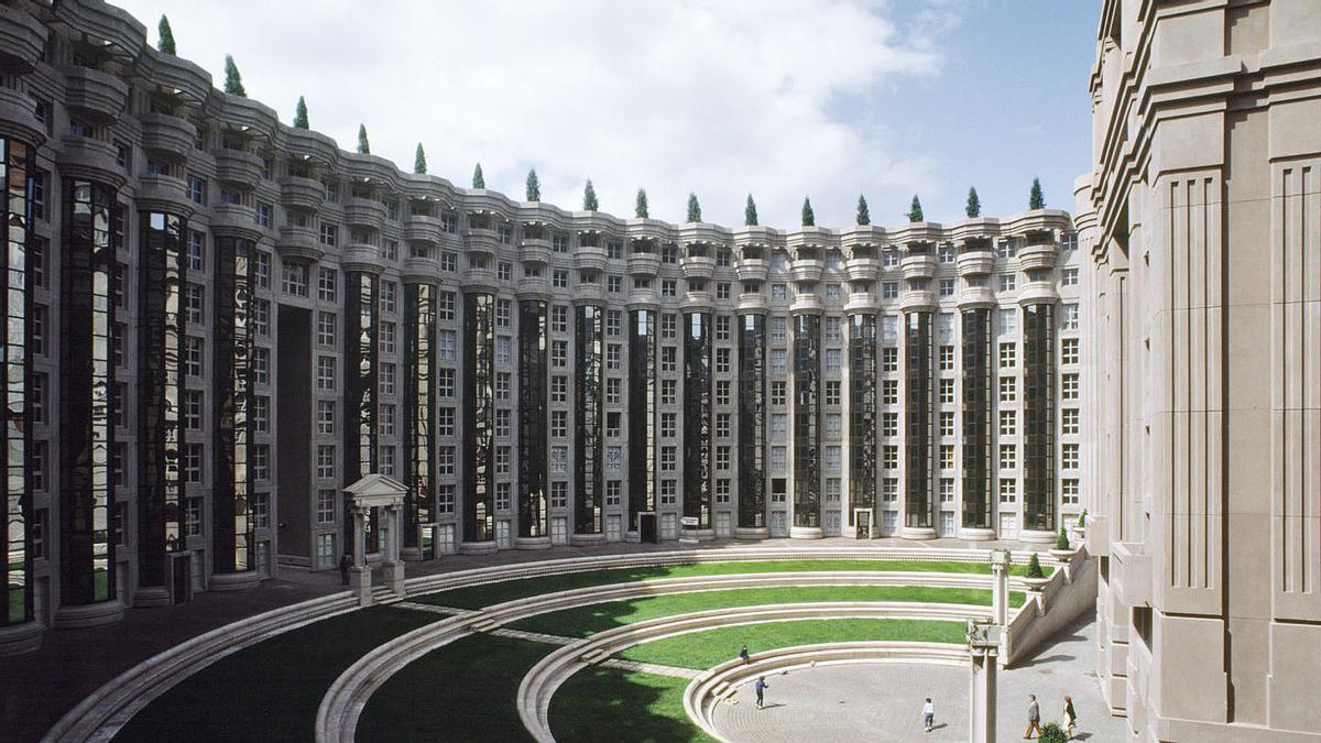 El complejo Abraxas, en Marne-la-Vallée, uno de los proyectos del programa ‘villes nouvelles’ impulsado por el gobierno francés a principios de los 80 y diseñado por Ricardo Bofill.