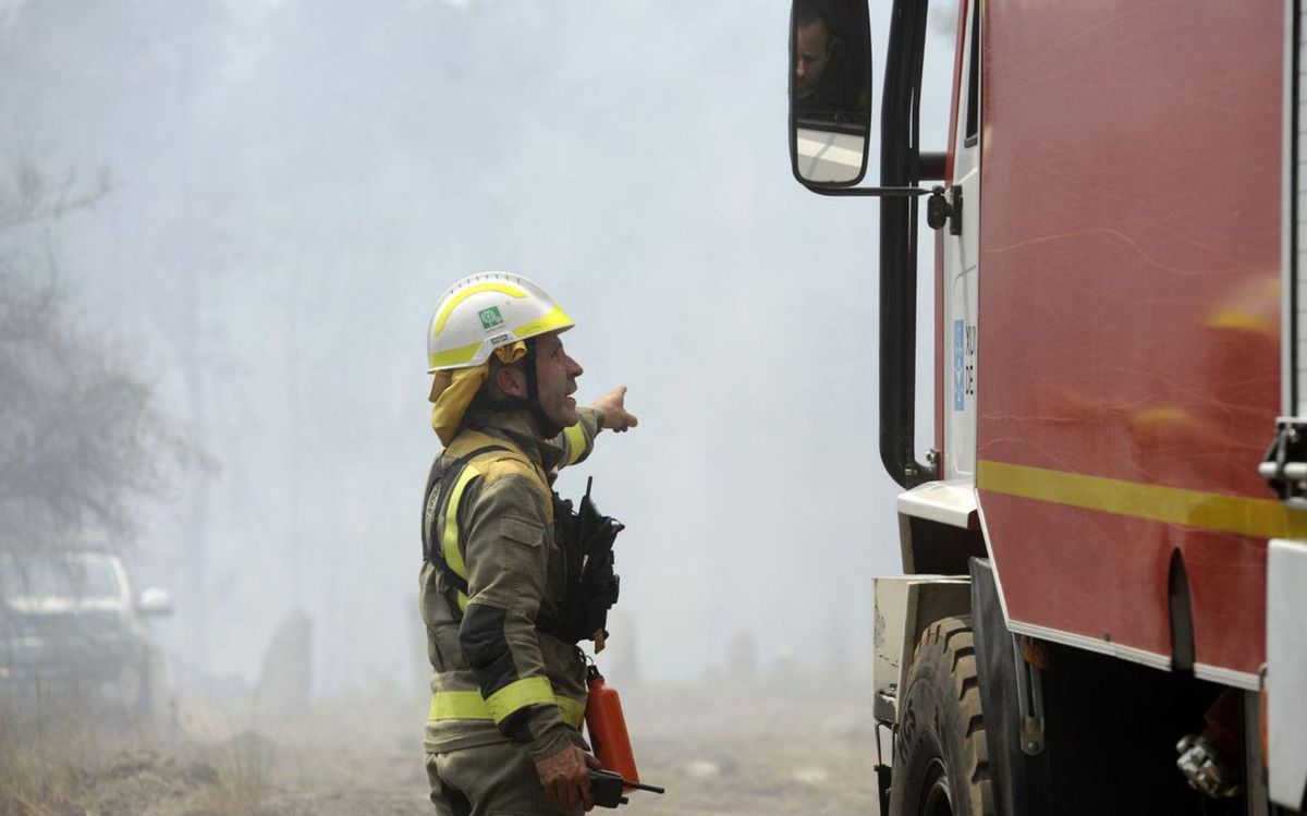 Un incendio originado por un rayo quema doscientas hectáreas de monte en Guillar