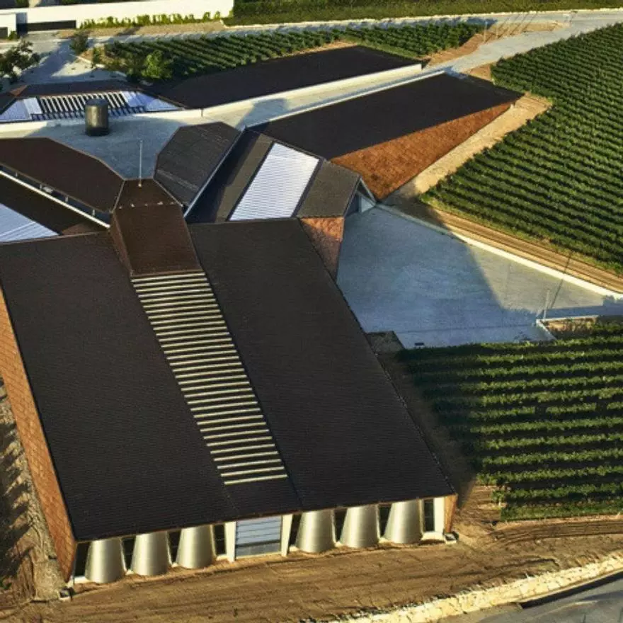 La obra más desconocida de Norman Foster es una espectacular bodega en el corazón de Castilla y León