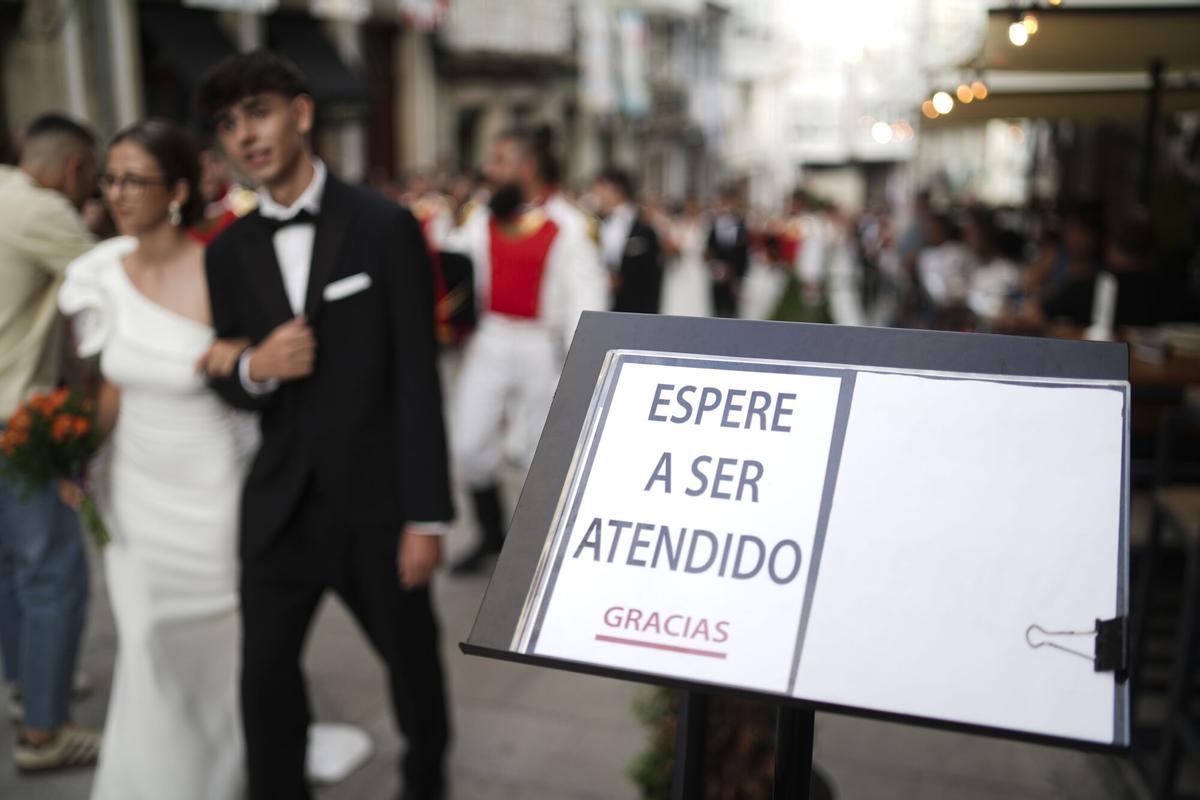 Betanzos abrió sus fiestas de San Roque con el pregón de Dolores Vázquez y el nombramiento de la representante Betanzos abrió sus fiestas de San Roque con el pregón de Dolores Vázquez y el nombramiento de la representante
