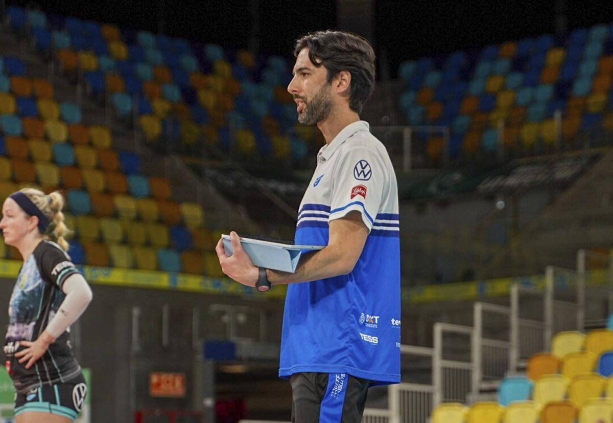 Ricardo Lemos, entrenador del Tenerife Libby’s La Laguna.