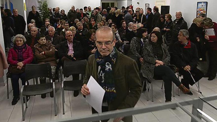 El candidato, Vázquez Barquero, al inicio de la asamblea local en la que se aprobó la lista. // Jesús Regal