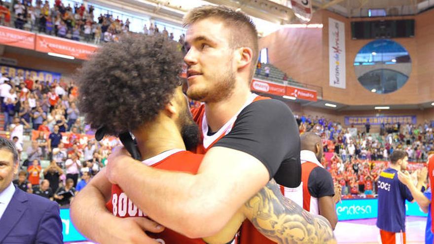 Askia Booker y Dino Radoncic &#039;hacen&#039; las Américas