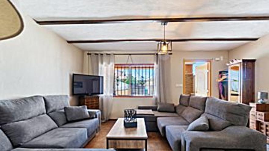 262.000 € Venta de casa en Los Balcones, Los Altos, Punta Prima (Torrevieja) 182 m2, 2 habitaciones, 2 baños, 1.440 €/m2...