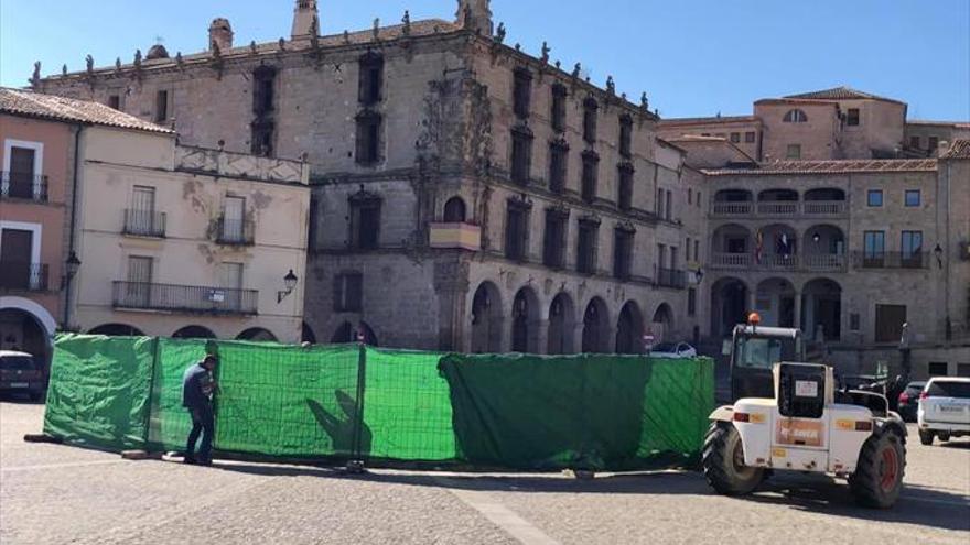 La fuente de la plaza volverá a tener un chorro de agua central