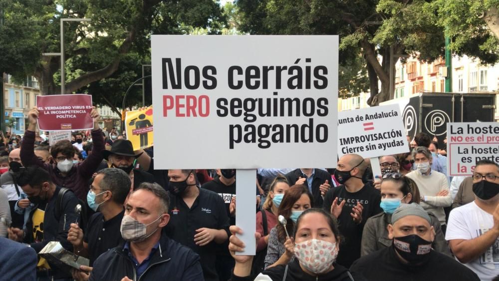 Protesta de la hostelería malagueña por las nuevas restricciones 'Sin ayudas nos arruinan"