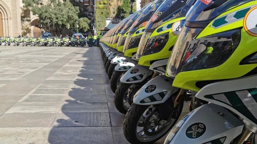 La Guardia Civil tiñe de verde y amarillo las carreteras de Cáceres