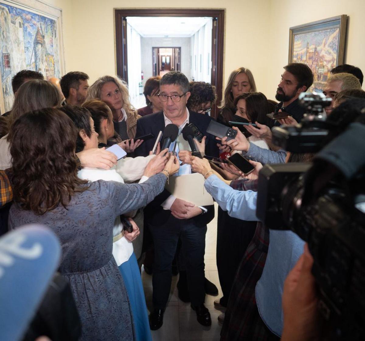 El PSOE recolza una llei sobre plurilingüisme